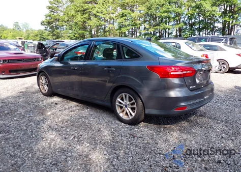 2018 Ford Focus Se z USA, uszkodzony, nr VIN 1FADP3FE0JL284107